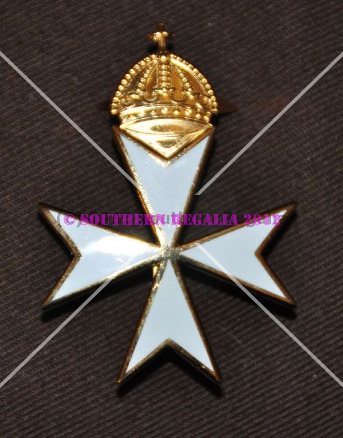 Knights of Malta Priors Cap Badge - Enamel and Gilt - Click Image to Close